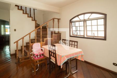 Casa à venda com 250m², 3 quartos e 2 vagas Casa à venda com 250m², 3 quartos e 2 vagasCopa