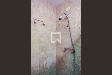 Casa à venda com 755m², 6 quartos e 4 vagasSuíte Master - Banheiro