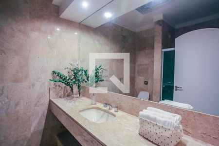 Casa à venda com 755m², 6 quartos e 4 vagasSuíte 4 - Banheiro