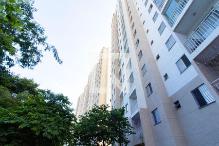 Apartamento para alugar com 63m², 3 quartos e 1 vaga Apartamento para alugar com 63m², 3 quartos e 1 vagaFachada