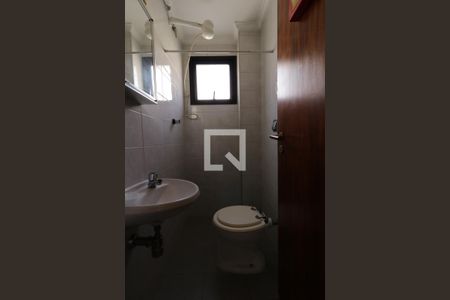 Apartamento para alugar com 160m², 3 quartos e 2 vagasBanheiro de Serviço
