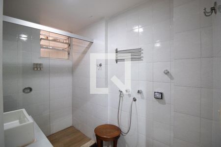 Apartamento para alugar com 140m², 4 quartos e 1 vaga Apartamento para alugar com 140m², 4 quartos e 1 vagaBanheiro social