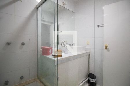 Apartamento para alugar com 140m², 4 quartos e 1 vaga Apartamento para alugar com 140m², 4 quartos e 1 vagaBanheiro da Suíte