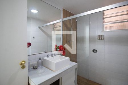 Apartamento para alugar com 140m², 4 quartos e 1 vaga Apartamento para alugar com 140m², 4 quartos e 1 vagaBanheiro social