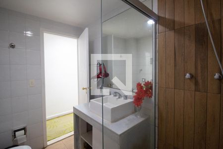 Apartamento para alugar com 140m², 4 quartos e 1 vaga Apartamento para alugar com 140m², 4 quartos e 1 vagaBanheiro social