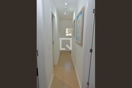 Casa de condomínio à venda com 170m², 4 quartos e 2 vagas Casa de condomínio à venda com 170m², 4 quartos e 2 vagasCorredor