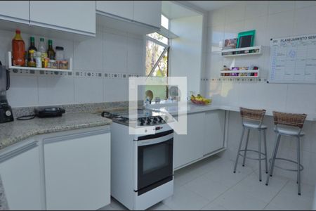 Casa de condomínio à venda com 170m², 4 quartos e 2 vagas Casa de condomínio à venda com 170m², 4 quartos e 2 vagasCozinha