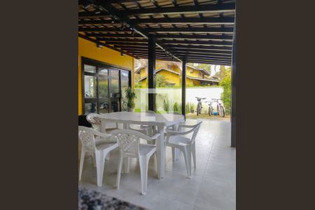 Casa de condomínio à venda com 170m², 4 quartos e 2 vagas Casa de condomínio à venda com 170m², 4 quartos e 2 vagasVaranda gourmet