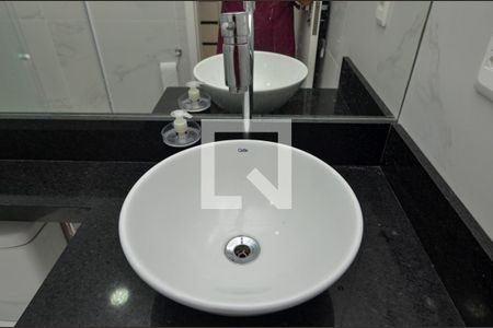 Casa de condomínio à venda com 170m², 4 quartos e 2 vagas Casa de condomínio à venda com 170m², 4 quartos e 2 vagasBanheiro da Suíte 1