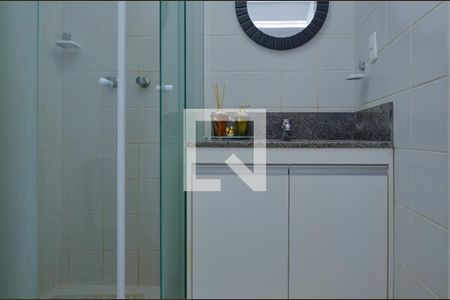 Casa de condomínio à venda com 170m², 4 quartos e 2 vagas Casa de condomínio à venda com 170m², 4 quartos e 2 vagasBanheiro 2