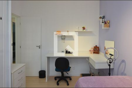 Casa de condomínio à venda com 170m², 4 quartos e 2 vagas Casa de condomínio à venda com 170m², 4 quartos e 2 vagasQuarto 2