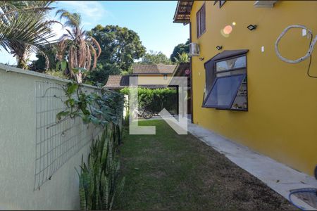 Casa de condomínio à venda com 170m², 4 quartos e 2 vagas Casa de condomínio à venda com 170m², 4 quartos e 2 vagasQuintal