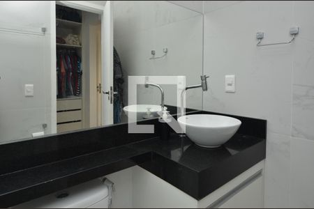 Casa de condomínio à venda com 170m², 4 quartos e 2 vagas Casa de condomínio à venda com 170m², 4 quartos e 2 vagasBanheiro da Suíte 1