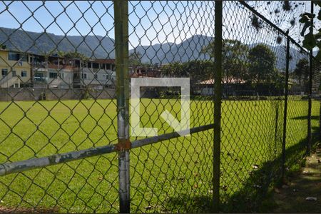 Casa de condomínio à venda com 170m², 4 quartos e 2 vagas Casa de condomínio à venda com 170m², 4 quartos e 2 vagasÁrea comum -Campo