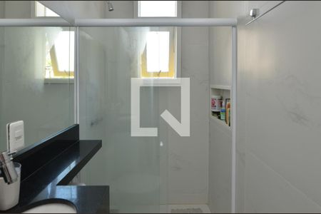 Casa de condomínio à venda com 170m², 4 quartos e 2 vagas Casa de condomínio à venda com 170m², 4 quartos e 2 vagasBanheiro social