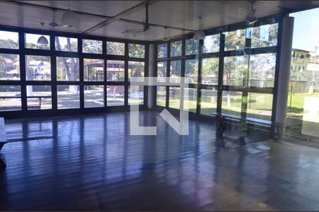 Casa de condomínio à venda com 170m², 4 quartos e 2 vagas Casa de condomínio à venda com 170m², 4 quartos e 2 vagasÁrea comum - Salão de festas