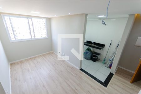Apartamento à venda com 44m², 2 quartos e 1 vaga Apartamento à venda com 44m², 2 quartos e 1 vagaSala