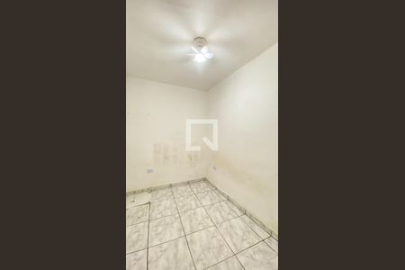 Quarto 1 de casa para alugar com 2 quartos, 40m² em Parque Cisper, São Paulo