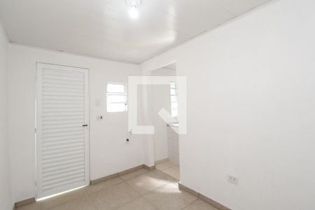 Sala de casa para alugar com 2 quartos, 55m² em Parque Peruche, São Paulo