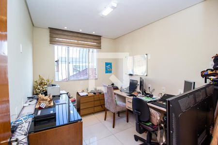 Quarto 1 de apartamento para alugar com 3 quartos, 120m² em Fernão Dias, Belo Horizonte
