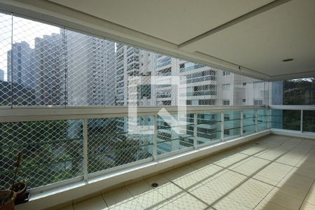 Varanda de apartamento à venda com 4 quartos, 190m² em Parque do Morumbi, São Paulo