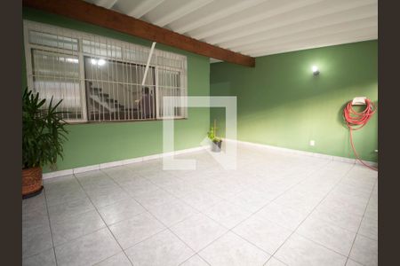 Casa à venda com 100m², 2 quartos e sem vagaÁrea comum