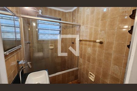 Banheiro de apartamento para alugar com 1 quarto, 60m² em Embaré, Santos