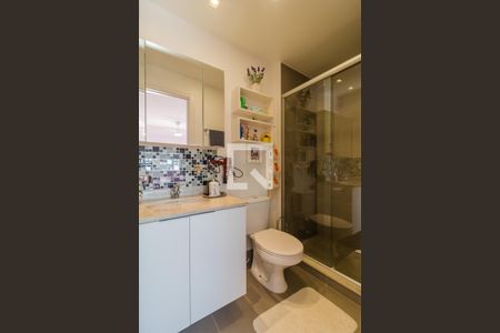 Banheiro da Suíte  de apartamento à venda com 2 quartos, 60m² em Glória, Porto Alegre