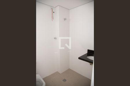 Banheiro  de apartamento à venda com 1 quarto, 43m² em Km 18, Osasco