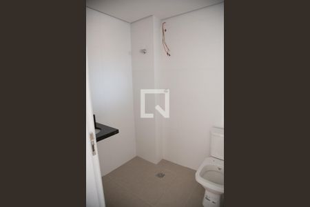 Banheiro de apartamento à venda com 1 quarto, 43m² em Km 18, Osasco