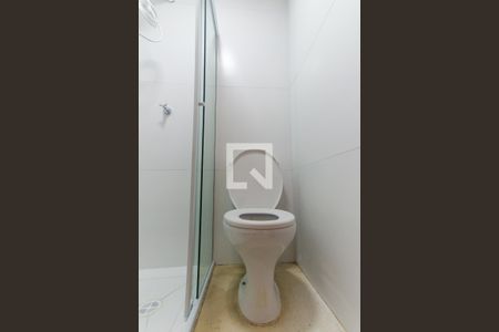 Banheiro de kitnet/studio à venda com 1 quarto, 24m² em Vila Mazzei, São Paulo