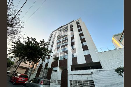 Apartamento à venda com 130m², 3 quartos e 2 vagasFachada