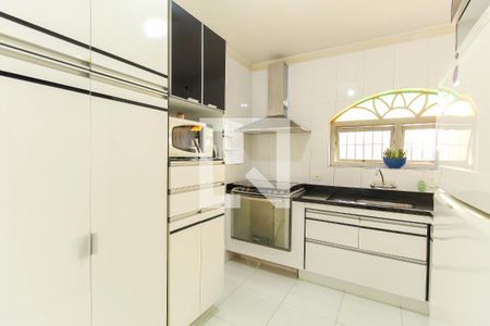 Casa à venda com 250m², 6 quartos e 4 vagasCozinha