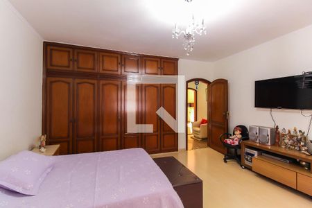 Casa à venda com 250m², 6 quartos e 4 vagasQuarto 2 - Suíte