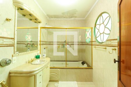 Casa à venda com 250m², 6 quartos e 4 vagasBanheiro da Suíte 2