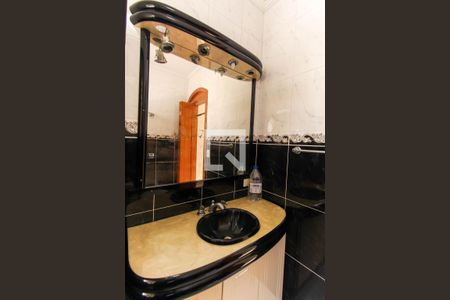 Casa à venda com 250m², 6 quartos e 4 vagasBanheiro da Suíte 3