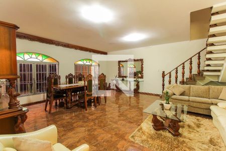 Sala de casa à venda com 6 quartos, 250m² em Jardim Analia Franco, São Paulo