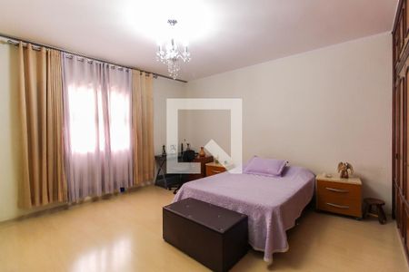 Casa à venda com 250m², 6 quartos e 4 vagasQuarto 2 - Suíte