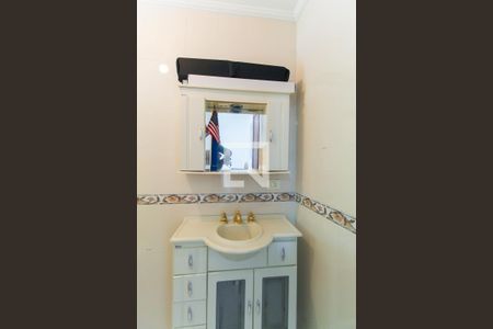 Casa à venda com 250m², 6 quartos e 4 vagasBanheiro 1 Externo