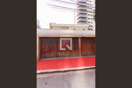 Casa à venda com 250m², 6 quartos e 4 vagasFachada