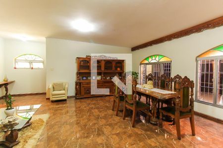 Sala de casa à venda com 6 quartos, 250m² em Jardim Analia Franco, São Paulo