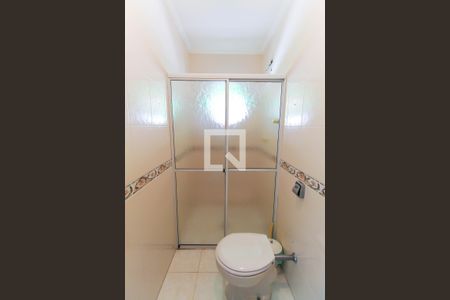 Casa à venda com 250m², 6 quartos e 4 vagasBanheiro 1 Externo