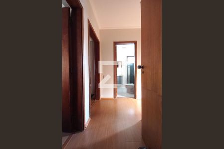 Corredor  de apartamento para alugar com 3 quartos, 100m² em Cambuí, Campinas