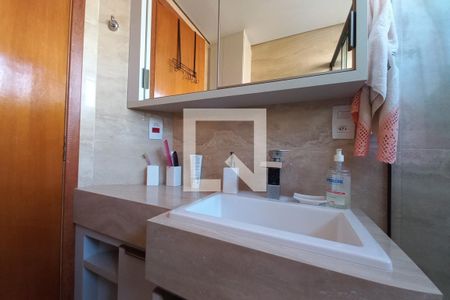 Apartamento para alugar com 100m², 3 quartos e 2 vagasBanheiro da Suíte