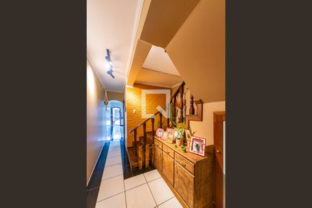 Hall da Escada de casa para alugar com 3 quartos, 201m² em Vila Francisco Matarazzo, Santo André