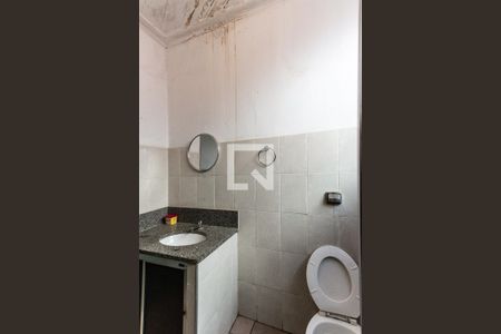 Casa à venda com 90m², 3 quartos e sem vaga Casa à venda com 90m², 3 quartos e sem vagaBanheiro