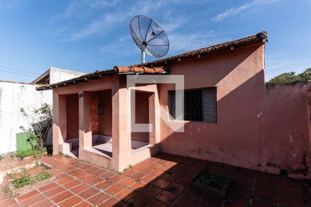 Casa à venda com 90m², 3 quartos e sem vaga Casa à venda com 90m², 3 quartos e sem vagaFachada