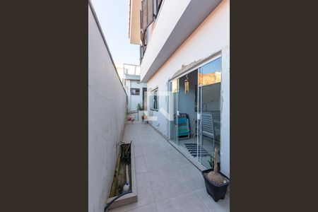 Casa à venda com 198m², 3 quartos e 2 vagasCorredor Externo