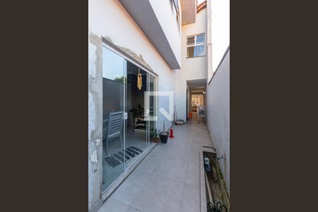 Casa à venda com 198m², 3 quartos e 2 vagasCorredor Externo