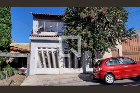 Casa à venda com 198m², 3 quartos e 2 vagasFachada